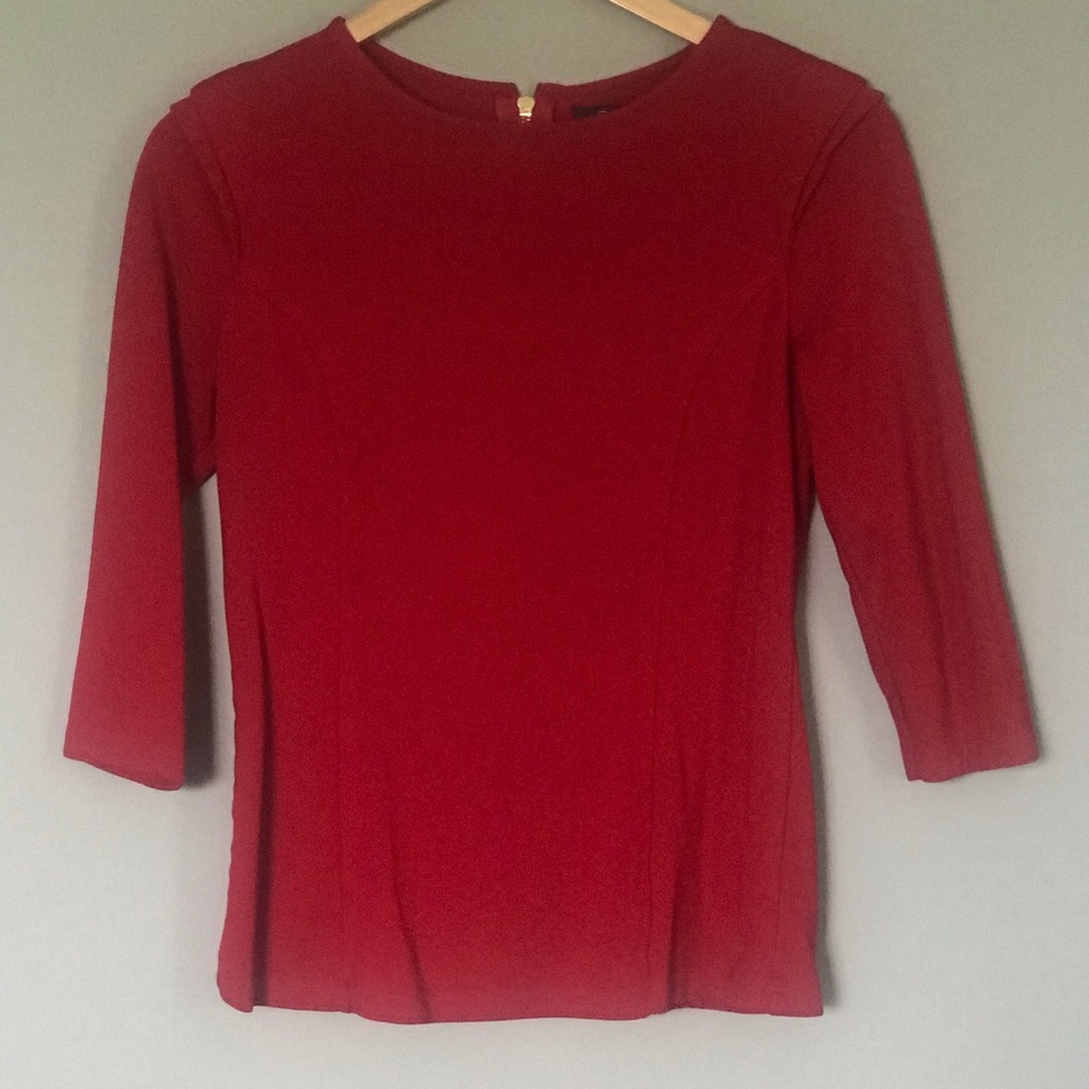 Super cute red 3/4 length sleeve shirt